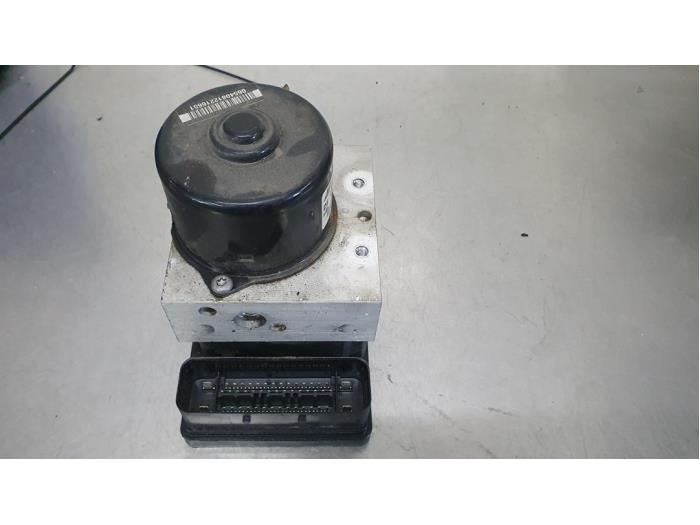 Begagnade ABS-pump Ford Galaxy (WGR) 2.3i 16V Pris € 65,00 Marginaltabell erbjuds av De Witte Boerderij AutoMotive