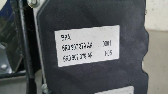 Pompe ABS d'un Seat Ibiza ST (6J8) 1.2 TDI Ecomotive 2011