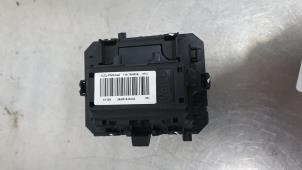 Used Heater resistor Renault Clio IV (5R) 0.9 Energy TCE 90 12V Price € 15,00 Margin scheme offered by De Witte Boerderij B.V.