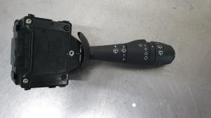 Used Wiper switch Renault Clio IV (5R) 0.9 Energy TCE 90 12V Price € 30,00 Margin scheme offered by De Witte Boerderij B.V.