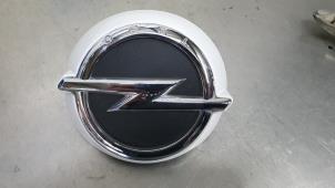 Used Tailgate handle Opel Karl 1.0 12V Price € 35,00 Margin scheme offered by De Witte Boerderij B.V.