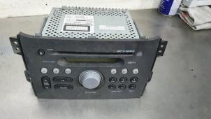 Używane Radioodtwarzacz CD Opel Agila (B) 1.0 12V Cena € 45,00 Procedura marży oferowane przez De Witte Boerderij B.V.