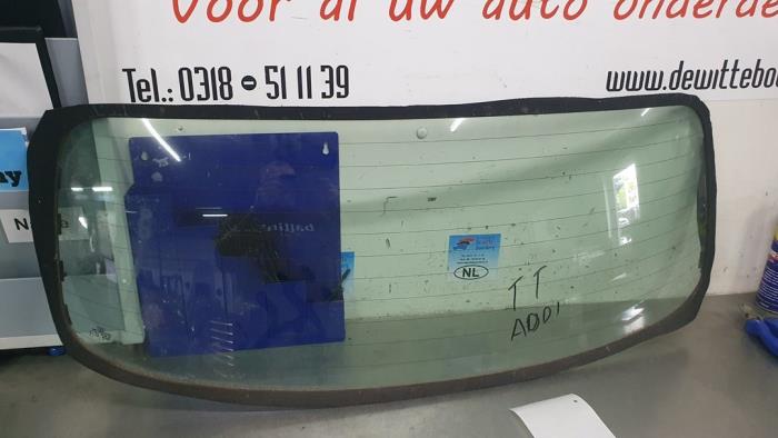 Używane Szyba tylna Volkswagen Golf II (19E) Cena € 75,00 Procedura marży oferowane przez De Witte Boerderij AutoMotive