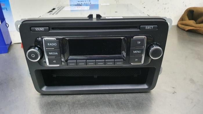 Radio CD Spieler van een Volkswagen Transporter 2012