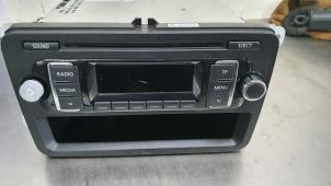 Gebrauchte Radio CD Spieler Volkswagen Transporter Preis € 90,75 Mit Mehrwertsteuer angeboten von De Witte Boerderij B.V.