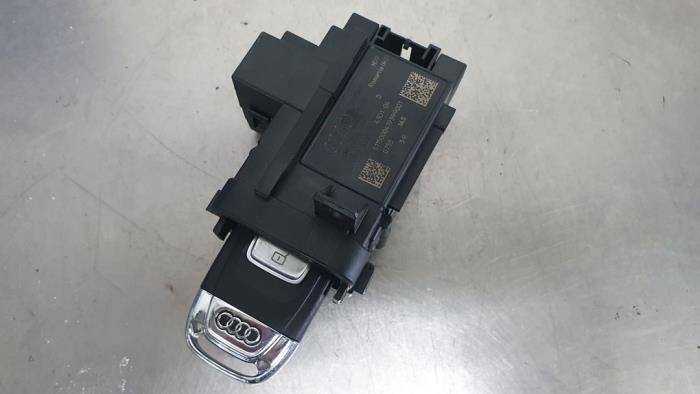 Zündschloss+Schlüssel van een Audi A4 2015