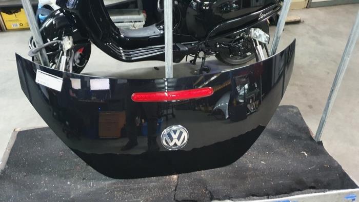 Portón trasero de un Volkswagen Beetle 2003