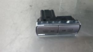 Used Rear window heating switch Ford S-Max (GBW) 2.5 Turbo 20V Price € 15,00 Margin scheme offered by De Witte Boerderij B.V.