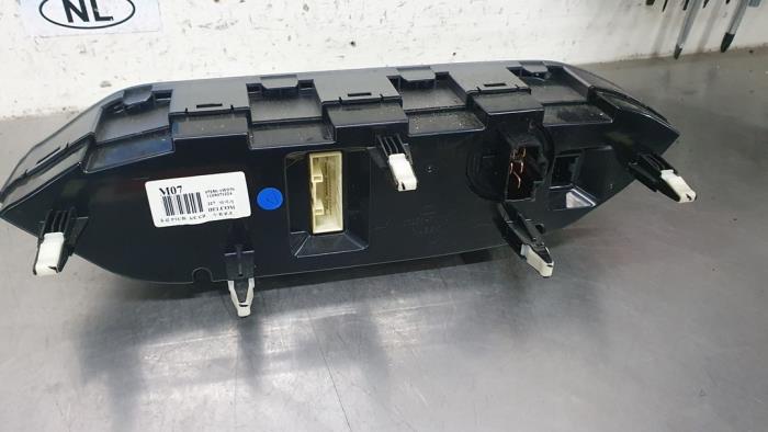 Panel de control de calefacción de un Kia Rio III (UB) 1.2 CVVT 16V 2012