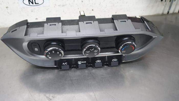 Panel de control de calefacción de un Kia Rio III (UB) 1.2 CVVT 16V 2012