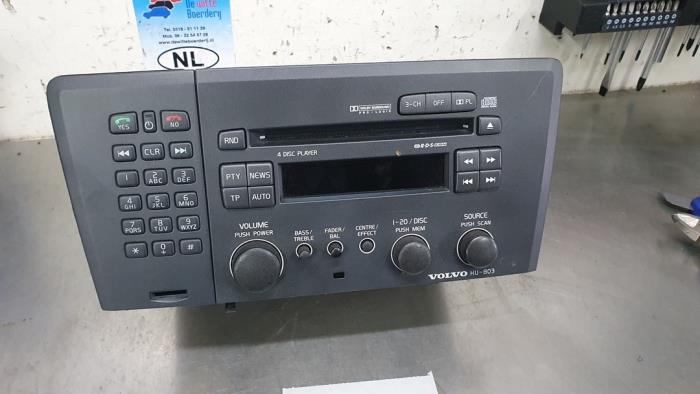 Używane Radioodtwarzacz CD Volvo V70 (SW) 2.4 D5 20V Cena € 75,00 Procedura marży oferowane przez De Witte Boerderij AutoMotive