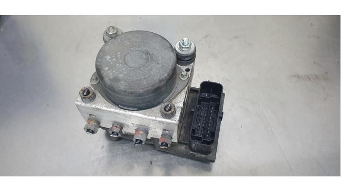 Begagnade ABS-pump Peugeot Bipper (AA) 1.4 HDi Pris € 150,00 Marginaltabell erbjuds av De Witte Boerderij AutoMotive