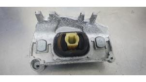 Used Gearbox mount Renault Clio IV (5R) 1.5 Energy dCi 90 FAP Price € 15,00 Margin scheme offered by De Witte Boerderij B.V.