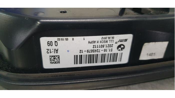 Tapa de retrovisor izquierda de un BMW 3 serie (F30) 320d 2.0 16V EfficientDynamicsEdition 2013