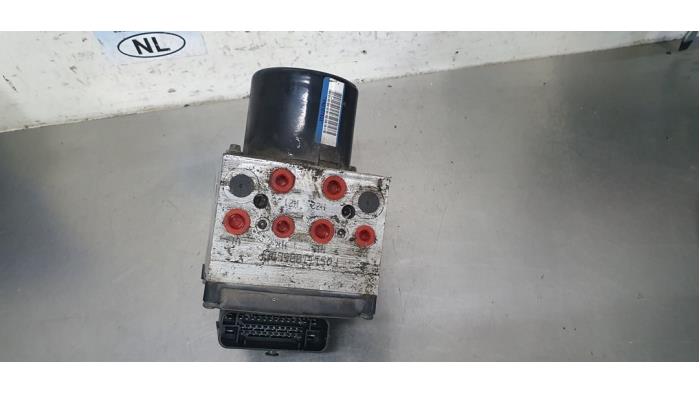 Gebrauchte ABS Pumpe Volkswagen Passat 4Motion (3C2) 3.2 VR6 FSI 24V Preis € 65,00 Margenregelung angeboten von De Witte Boerderij AutoMotive