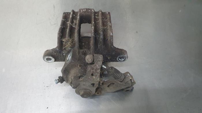 Gebrauchte Bremszange rechts hinten Skoda Fabia II Combi 1.2 TDI 12V Greenline Preis € 40,00 Margenregelung angeboten von De Witte Boerderij AutoMotive