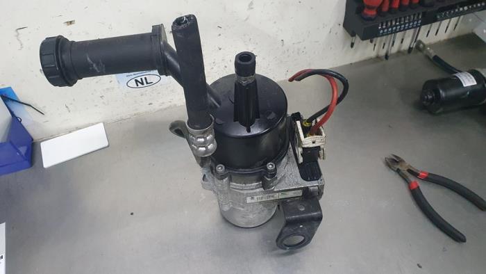 Usagé Pompe de direction Citroen C4 Berline (NC) 1.6 BlueHDI 100 Prix € 200,00 Règlement à la marge proposé par De Witte Boerderij AutoMotive