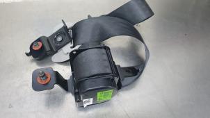 Used Rear seatbelt, left Kia Sportage (SL) 1.6 GDI 16V 4x2 Price € 25,00 Margin scheme offered by De Witte Boerderij B.V.