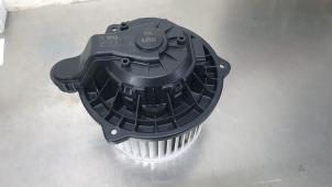 Usados Motor de ventilador de calefactor Kia Picanto (TA) 1.0 12V Precio € 25,00 Norma de margen ofrecido por De Witte Boerderij B.V.