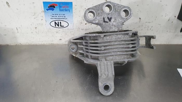 Gebrauchte Motorlager Opel Astra J (PC6/PD6/PE6/PF6) 1.6 16V Ecotec Preis € 25,00 Margenregelung angeboten von De Witte Boerderij AutoMotive