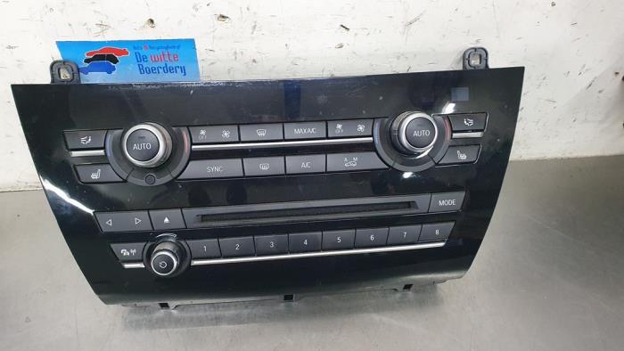 Używane Panel climatronic BMW X6 (F16) M50d 3.0 24V Cena € 200,00 Procedura marży oferowane przez De Witte Boerderij AutoMotive