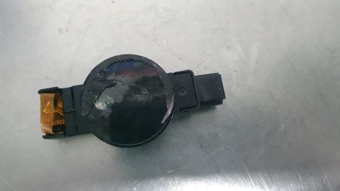 Begagnade Regnsensor BMW X6 (F16) M50d 3.0 24V Pris € 20,00 Marginaltabell erbjuds av De Witte Boerderij AutoMotive