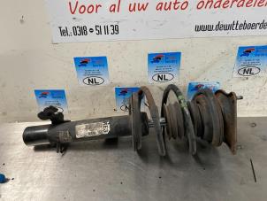 Used Front shock absorber rod, right BMW Mini One/Cooper (R50) Price € 35,00 Margin scheme offered by De Witte Boerderij B.V.