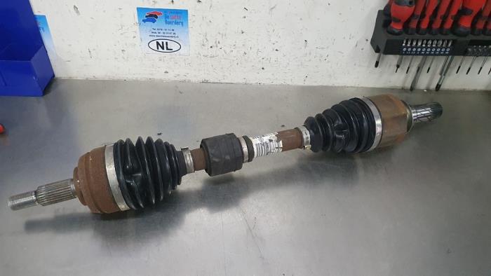 Front drive shaft, left from a Renault Megane 2018
