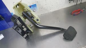 Used Brake pedal BMW X6 (F16) M50d 3.0 24V Price € 75,00 Margin scheme offered by De Witte Boerderij B.V.
