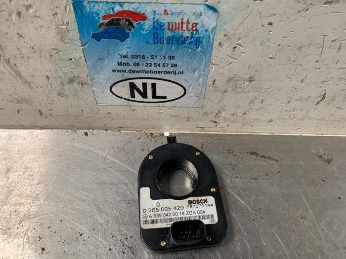 Begagnade Styrboxsensor Mercedes Vito (639.6) 2.2 109 CDI 16V Pris € 25,00 Marginaltabell erbjuds av De Witte Boerderij AutoMotive