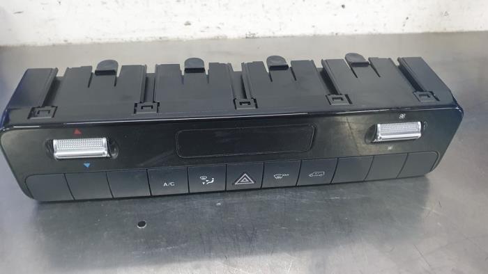 Używane Panel climatronic Mercedes Sprinter 5t (907.6) 314 CDI 2.1 D RWD Cena € 151,25 Z VAT oferowane przez De Witte Boerderij AutoMotive