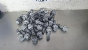 Used Set of wheel bolts Mercedes Sprinter 5t (907.6) 314 CDI 2.1 D RWD Price € 30,25 Inclusive VAT offered by De Witte Boerderij B.V.
