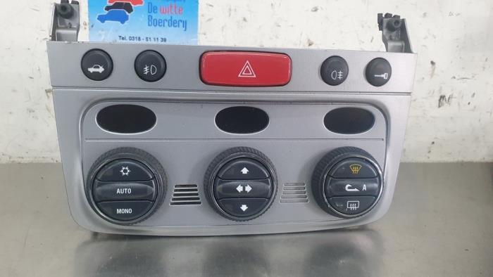 Begagnade Klimatpanel Alfa Romeo GT (937) 1.9 JTD 16V Multijet Pris € 55,00 Marginaltabell erbjuds av De Witte Boerderij AutoMotive