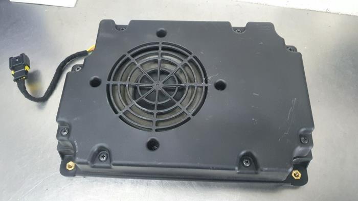 Gebrauchte Subwoofer Opel Crossland (X) 1.2 Turbo 12V Preis € 75,00 Margenregelung angeboten von De Witte Boerderij AutoMotive