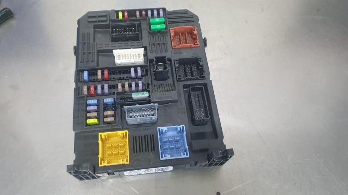 Fuse box from a Toyota ProAce 2.0 D-4D 177 16V Worker 2019