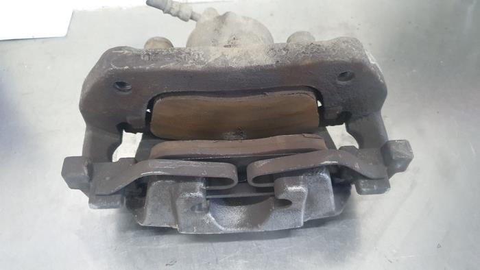 Front brake calliper, left from a Toyota ProAce 2.0 D-4D 177 16V Worker 2019