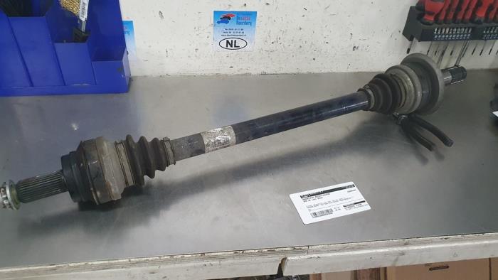 Drive shaft, rear right from a BMW X6 (F16) M50d 3.0 24V 2016
