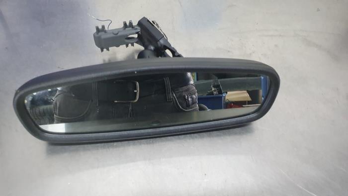 Rear view mirror from a Opel Insignia Sports Tourer 1.6 Turbo 16V Ecotec 2011