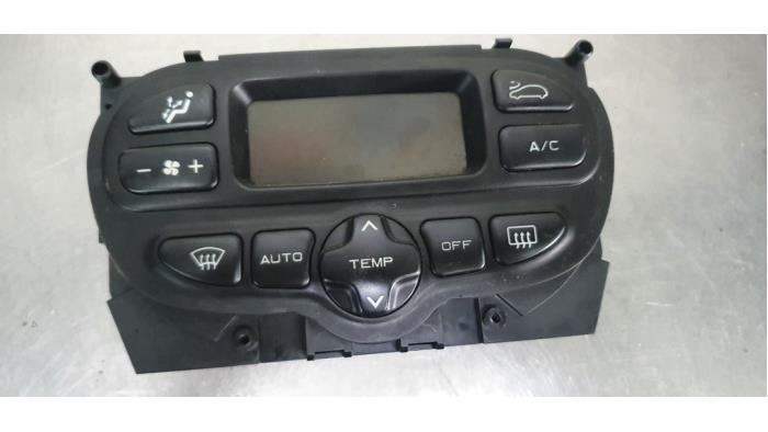 Begagnade Klimatpanel Peugeot 206 (2A/C/H/J/S) 1.4 XR,XS,XT,Gentry Pris € 35,00 Marginaltabell erbjuds av De Witte Boerderij AutoMotive