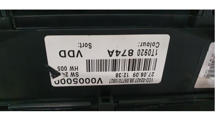 Cuentakilómetros de un Volkswagen Caddy Combi III (2KB,2KJ)  2010
