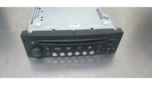 Używane Radioodtwarzacz CD Citroen C3 (SC) 1.6 16V VTi 120 Cena € 45,00 Procedura marży oferowane przez De Witte Boerderij B.V.