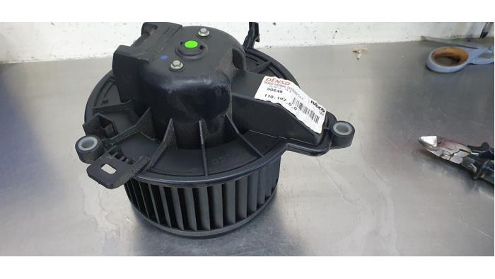 Heating and ventilation fan motor from a Iveco New Daily IV 35C13V, C13V/P, S13V, S13V/P 2010