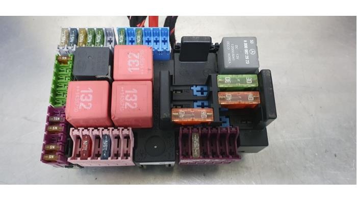 Mercedes C (W205) C-250 2.2 CDI 16V BlueTEC, C-250d Fuse boxes stock