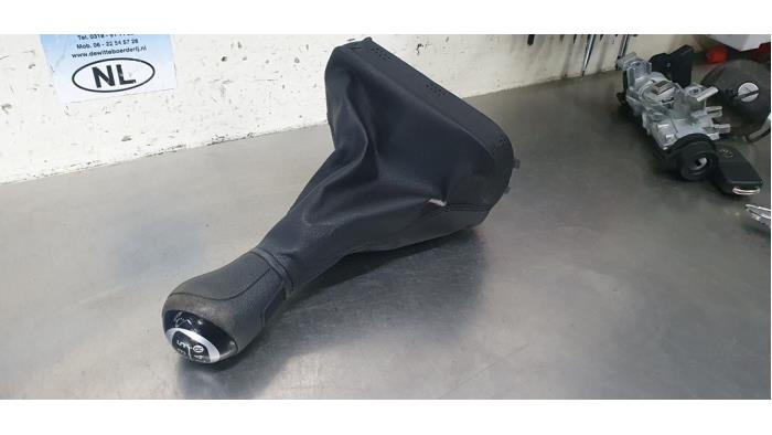 Gear stick cover from a Volkswagen Up! (121) 1.0 12V 60 2016