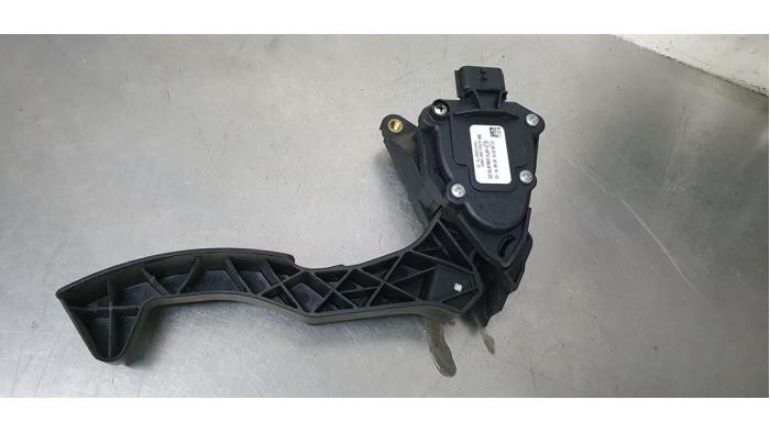 Begagnade Gaspedalsensor Renault Twingo III (AH) 1.0 SCe 70 12V Pris € 10,00 Marginaltabell erbjuds av De Witte Boerderij AutoMotive
