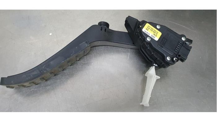 Begagnade Gaspedalsensor Porsche Cayenne II (92A) 3.0 D V6 24V Pris € 10,00 Marginaltabell erbjuds av De Witte Boerderij AutoMotive