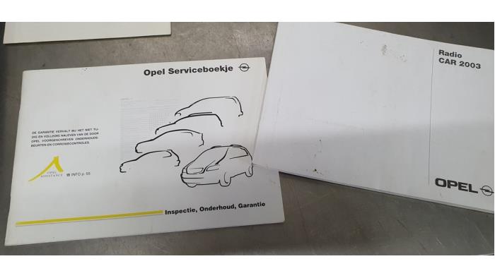 Instruction Booklet from a Opel Agila (A) 1.2 16V 2000
