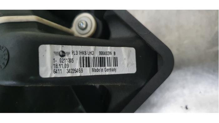 Heating and ventilation fan motor from a MINI Clubman (R55) 1.4 16V One 2010
