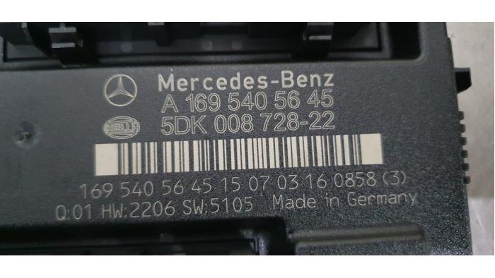 Body control computer from a Mercedes-Benz B (W245,242) 1.7 B-170 16V 2007