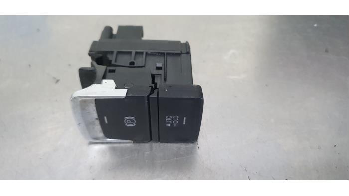 Gebrauchte Handbremse Schalter Volkswagen Golf VII (AUA) 2.0 R 4Motion 16V Preis € 15,00 Margenregelung angeboten von De Witte Boerderij AutoMotive